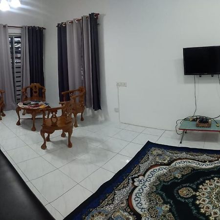 Homestay D'Mama Ifor Muslimi ตันจุงมาลิม ภายนอก รูปภาพ