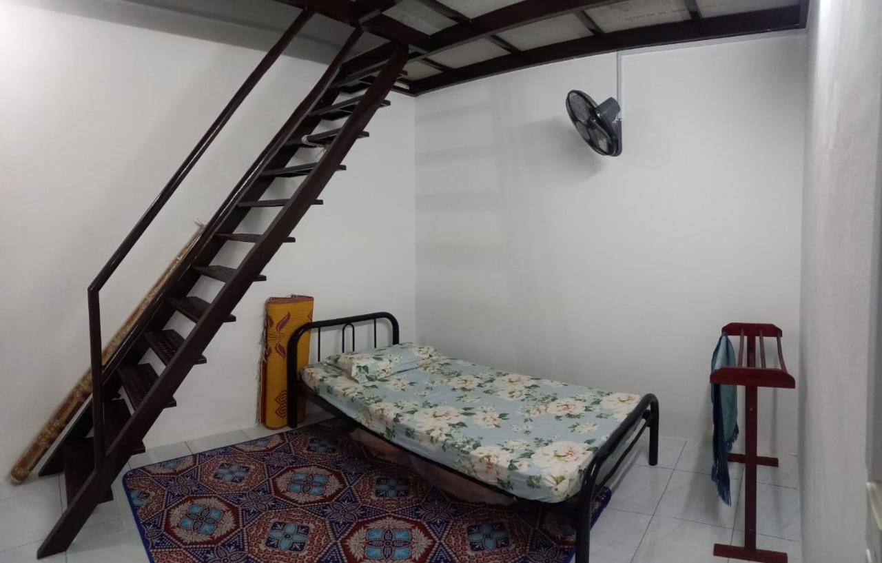 Homestay D'Mama Ifor Muslimi ตันจุงมาลิม ภายนอก รูปภาพ