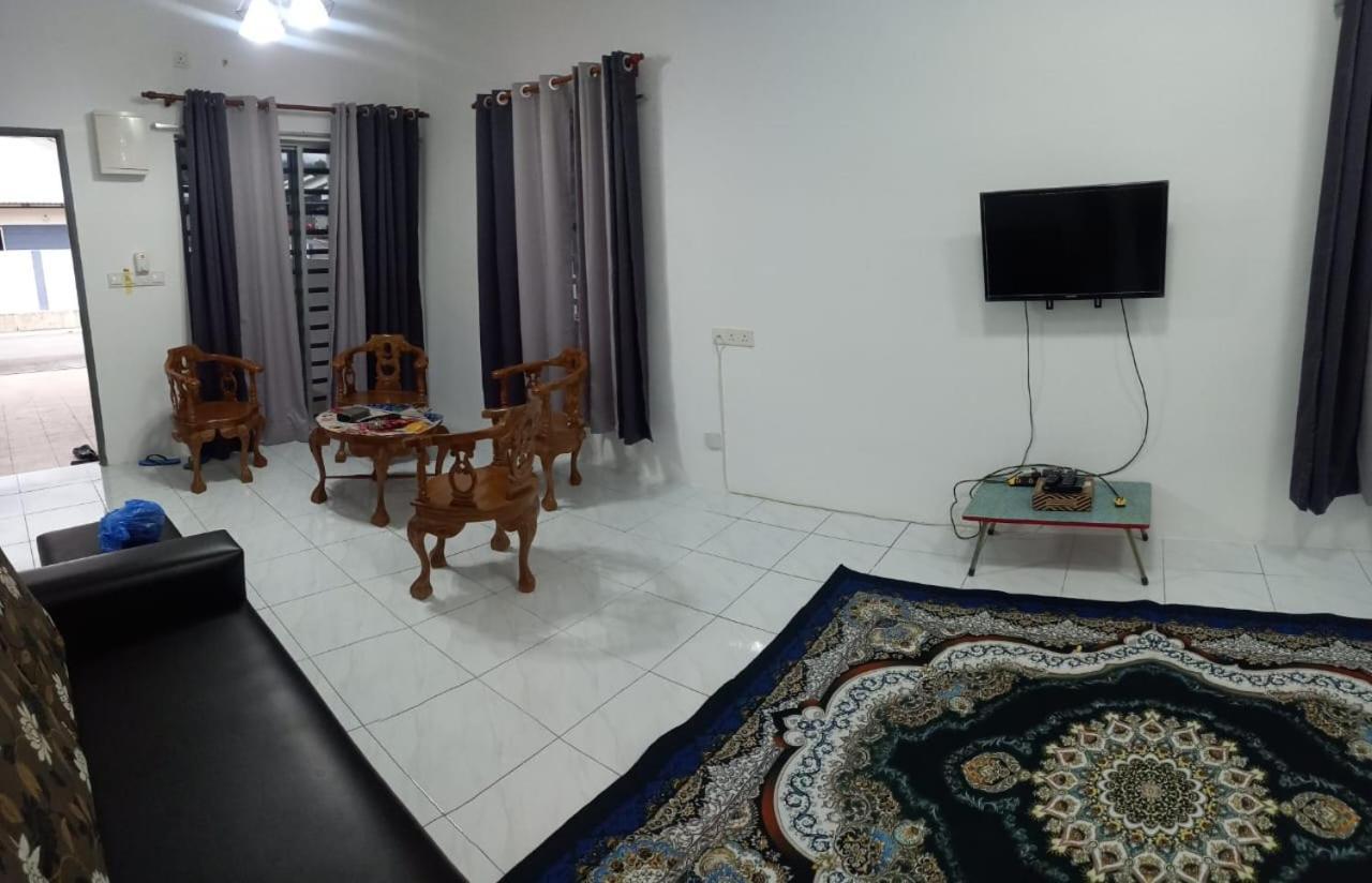 Homestay D'Mama Ifor Muslimi ตันจุงมาลิม ภายนอก รูปภาพ